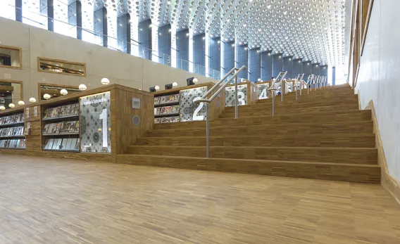 Staircase in the library of Eemhuis
