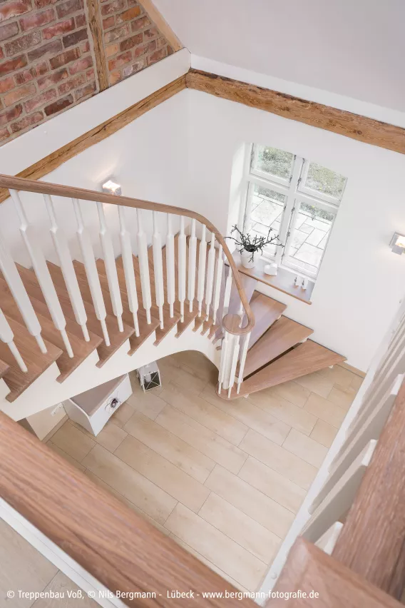 Floating staircase shown from above